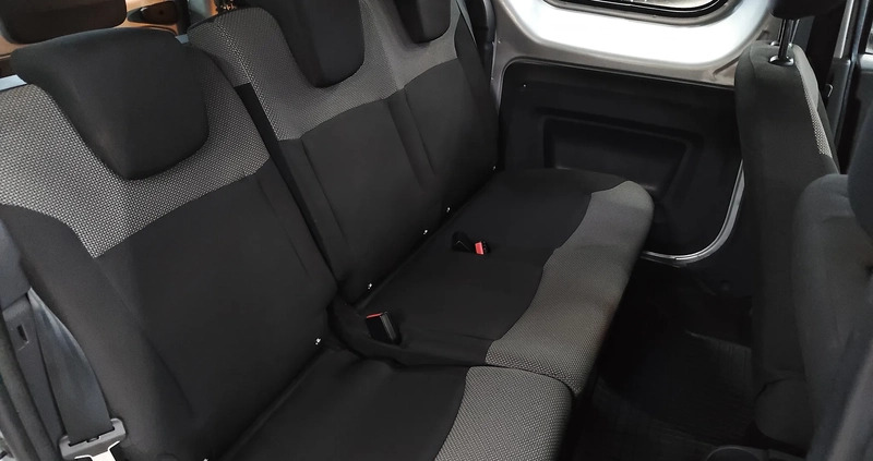 Dacia Dokker cena 46900 przebieg: 92000, rok produkcji 2018 z Opalenica małe 277